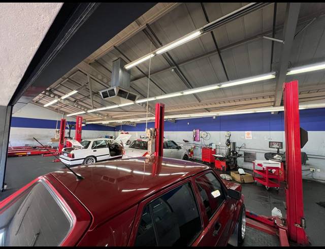 684M² WAREHOUSE TO LET IN STRIJDOMPARK